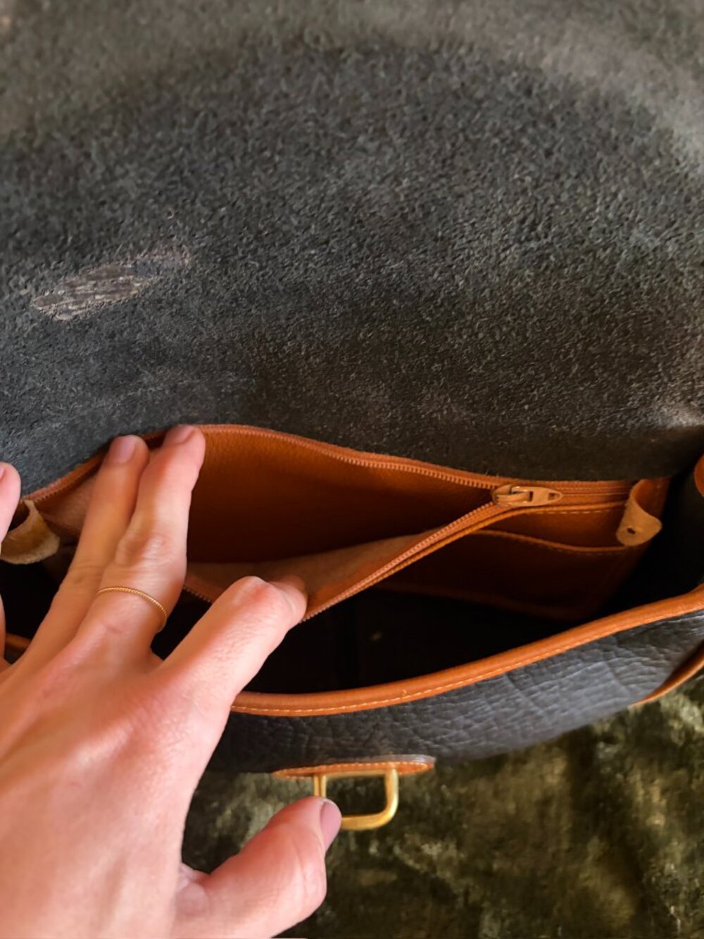Dooney and Bourke Crossbody Flap Leather Saddle Bag - Picture 8 of 9